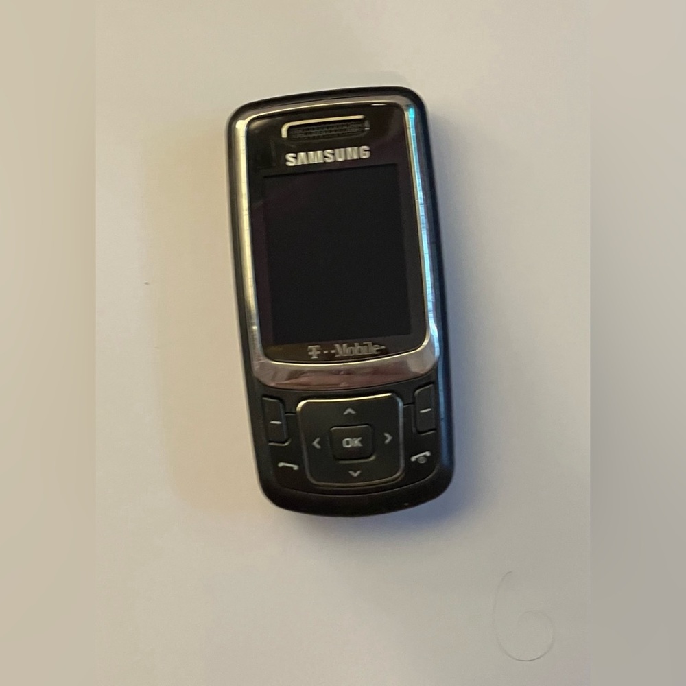 Samsung Silver and Black Cell Phone